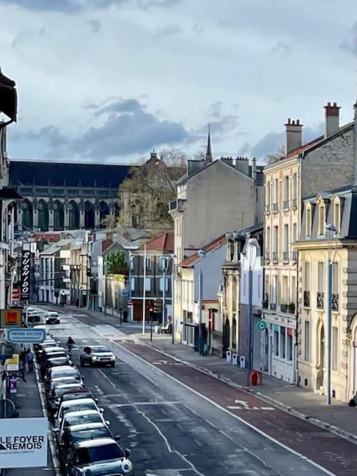 Studio A 800M De La Cathedrale Reims Exterior foto
